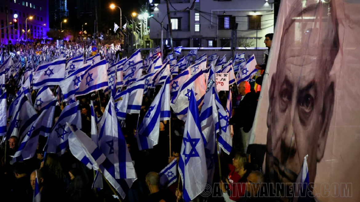 Israeli PM sacks defense chief