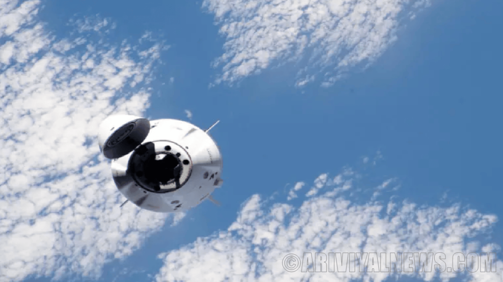 Spacex dragon carrying private ax 2 astronauts