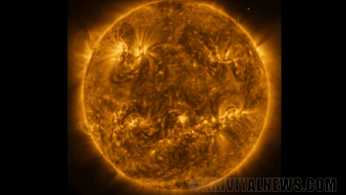 Sun emitting strong sunlight