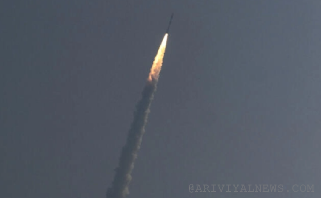 Indian rocket launches satellites